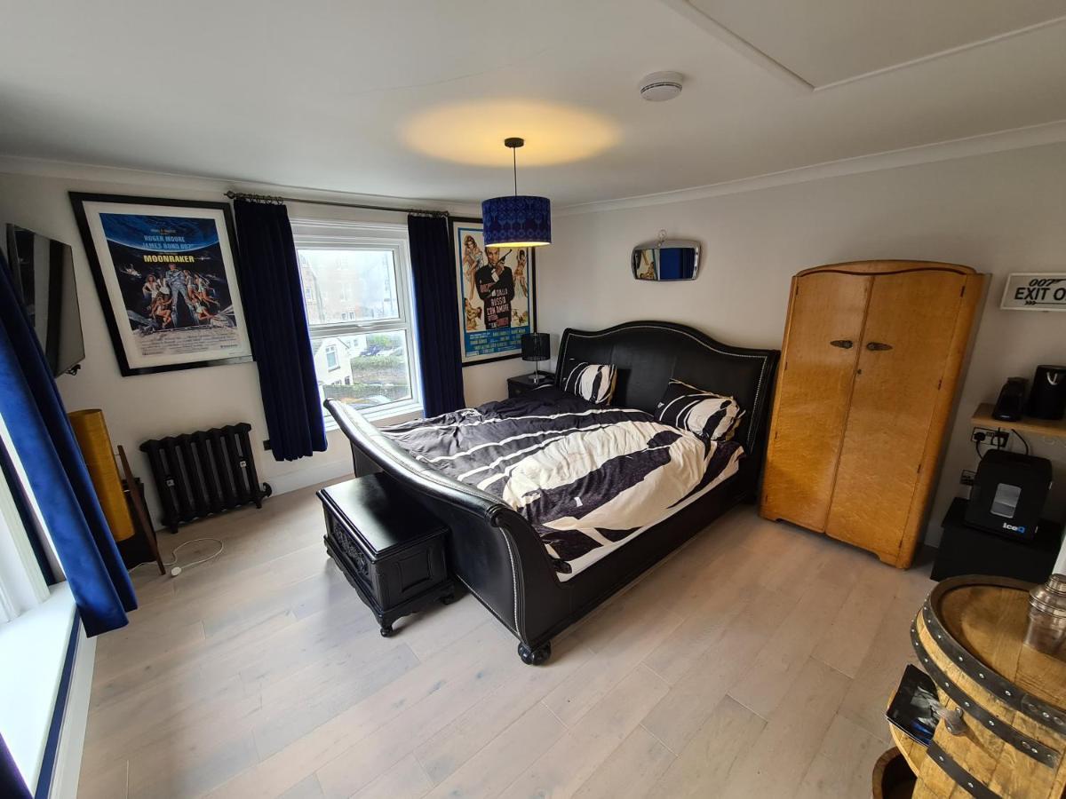 Southsea Royale Studio, James Bond, Parking, Seafront Portsmouth Exterior photo